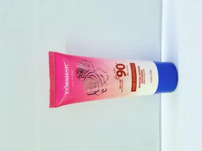 KORMESIC Rose Whitening Moisturizing Sunscreen QB 60g